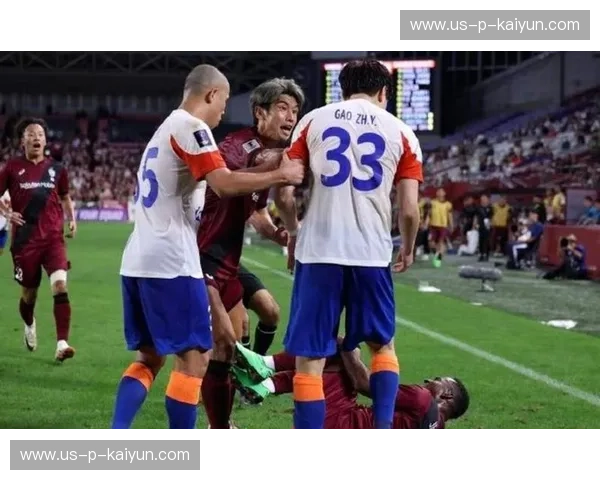 亚冠争议判罚回顾：裁判瞬间与赛场情绪的交互
